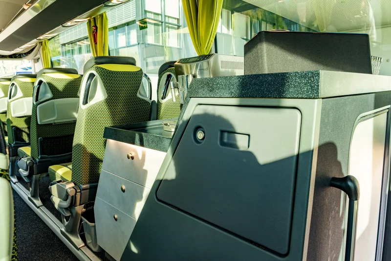 VIP-Lounge-Bus / Bild 10