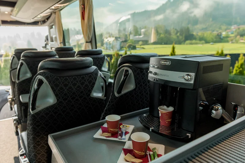 Panorama-Lounge Bus / Bild 8