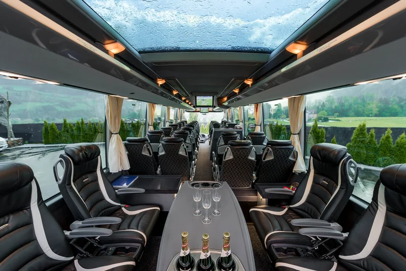 Panorama-Lounge Bus / Bild 3