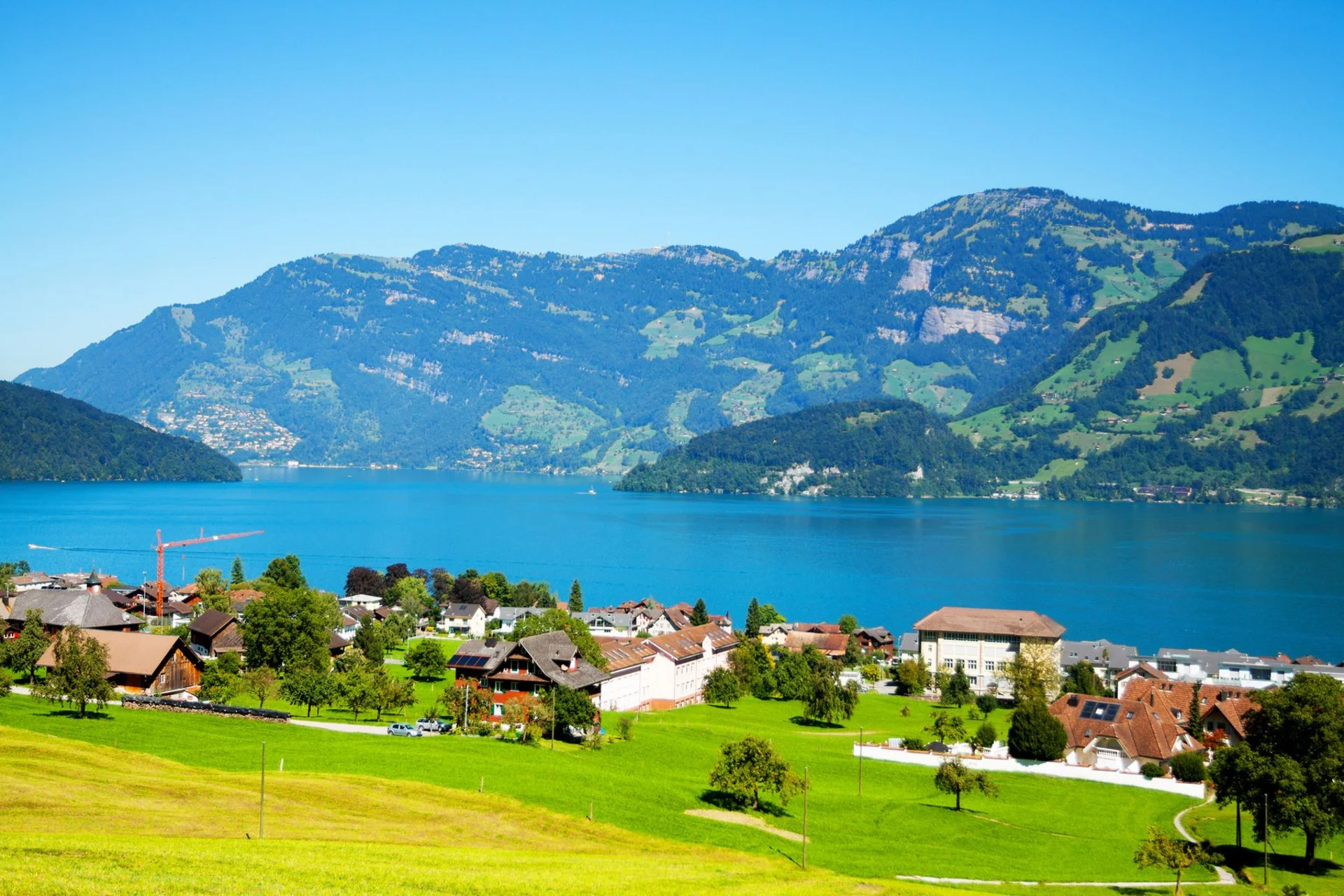 Seinen Namen hat der Vierwaldstättersee von den vier hier angrenzenden Waldstätten: den Kantonen Uri, Unterwalden, Schwyz und Luzern. Im Mittelalter bevorzugte man die Bezeichnung Luzerner See.