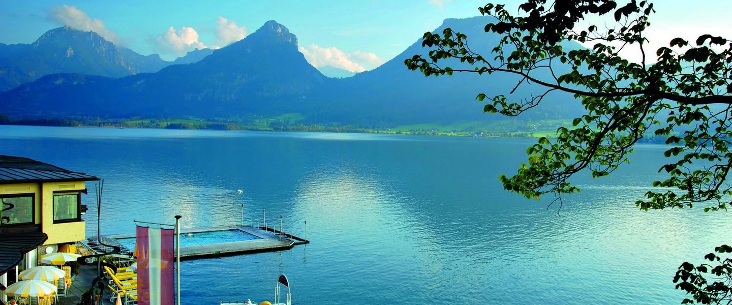 Der Wolfgangsee, mit älterem Namen auch Abersee, ist ein See in Österreich. Er liegt zum größten Teil im Nordosten des Bundeslandes Salzburg, ein kleiner Teil gehört zu Oberösterreich, und er ist mit 13 km² einer der größten und bekanntesten Seen